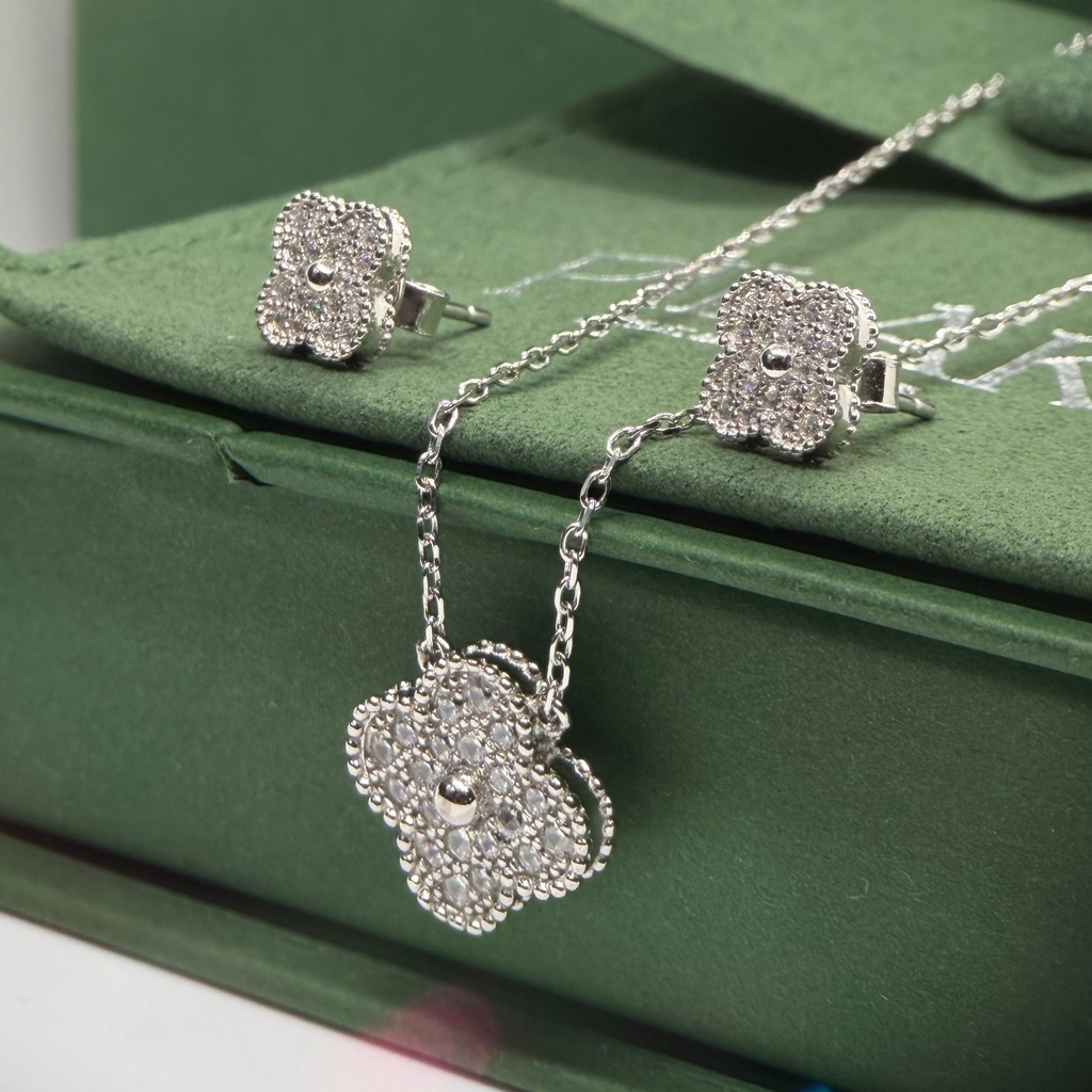 Moissanite Clover Set