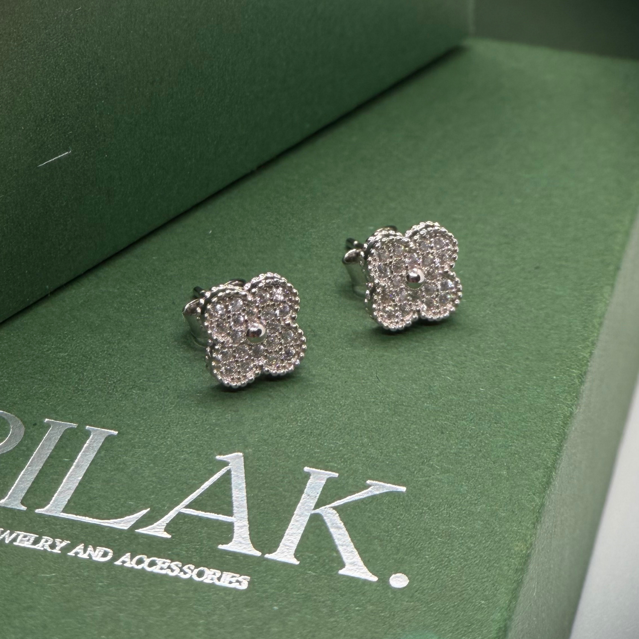 Moissanite Clover Set