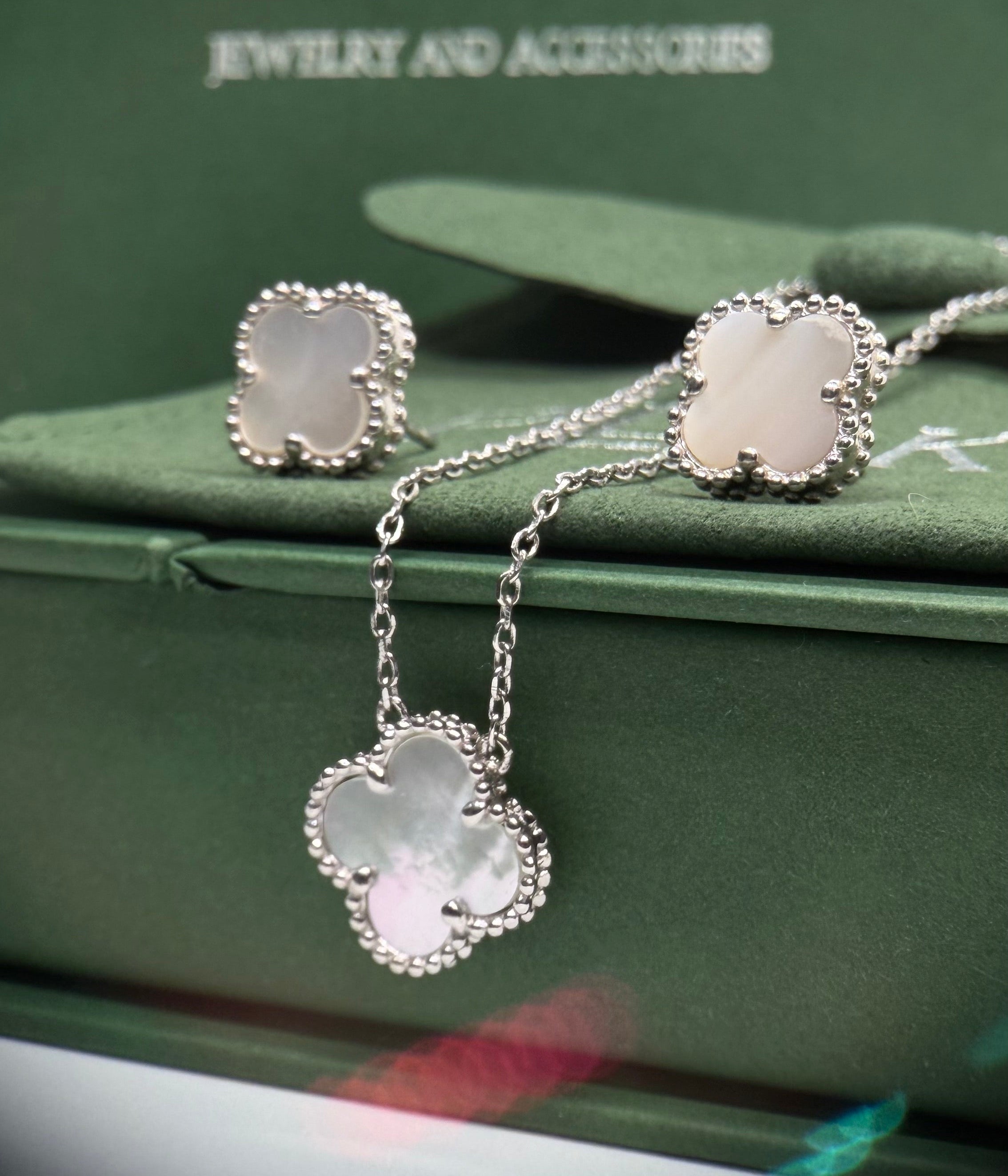 White Clover Set