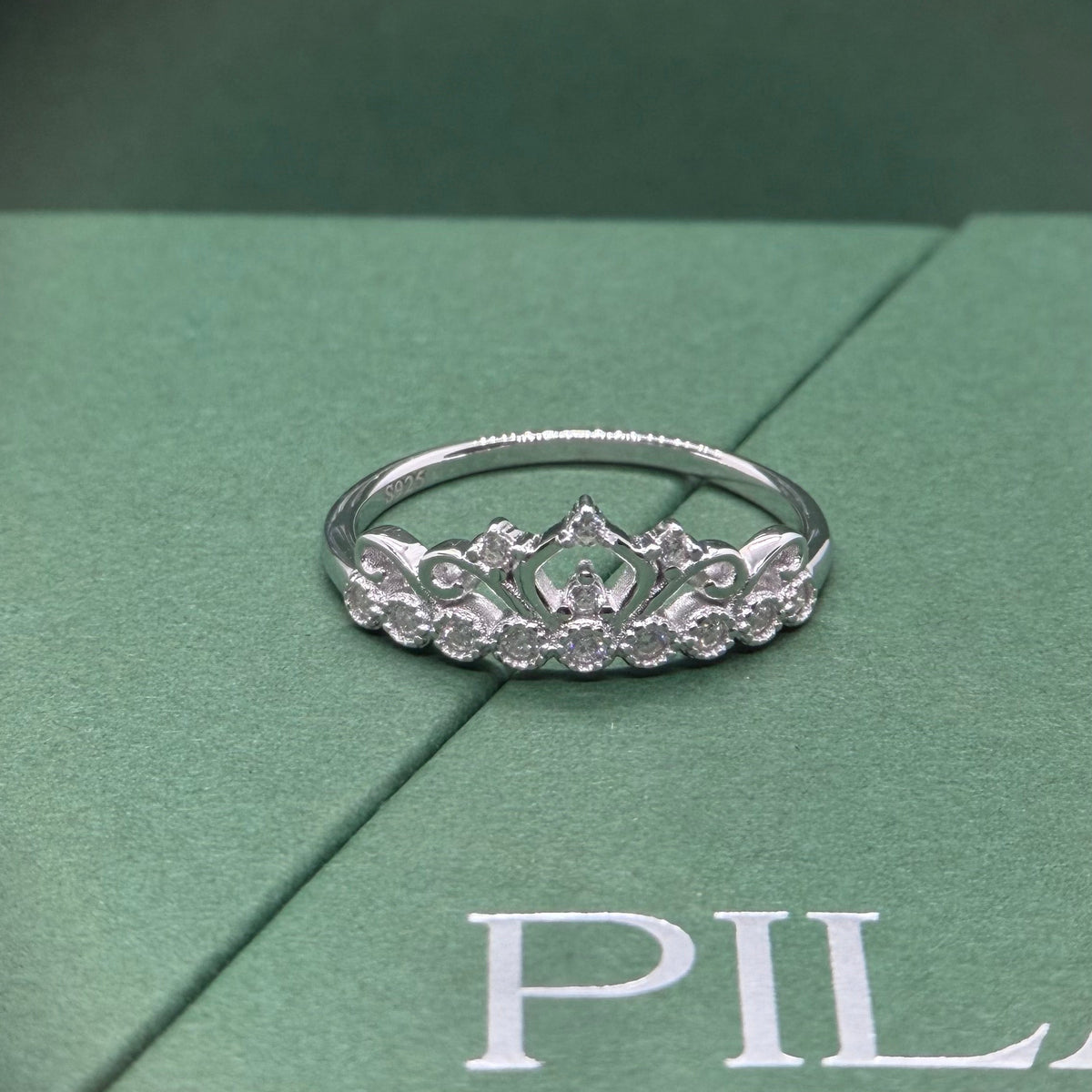 Tiara Ring
