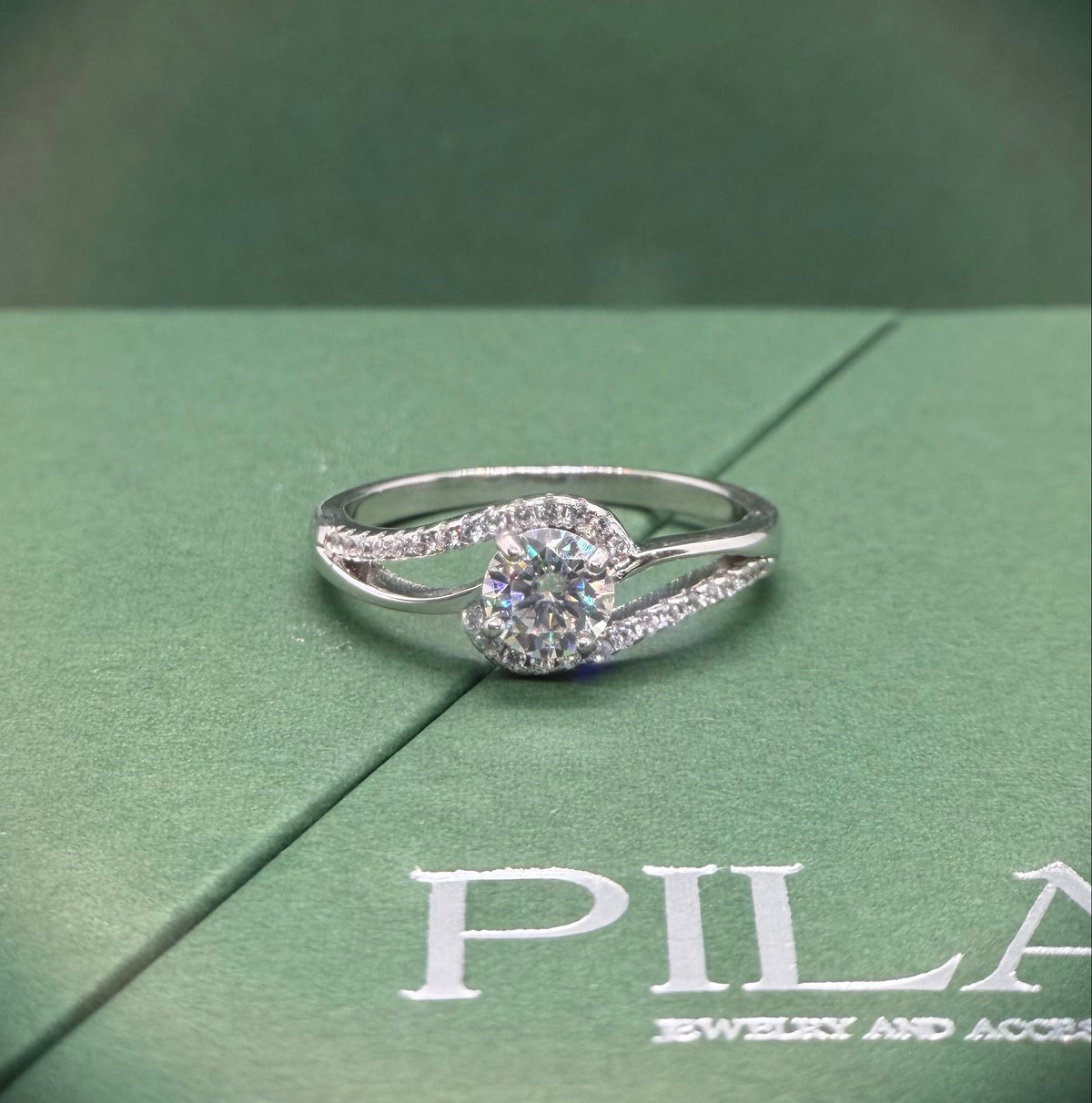 Solenne Ring
