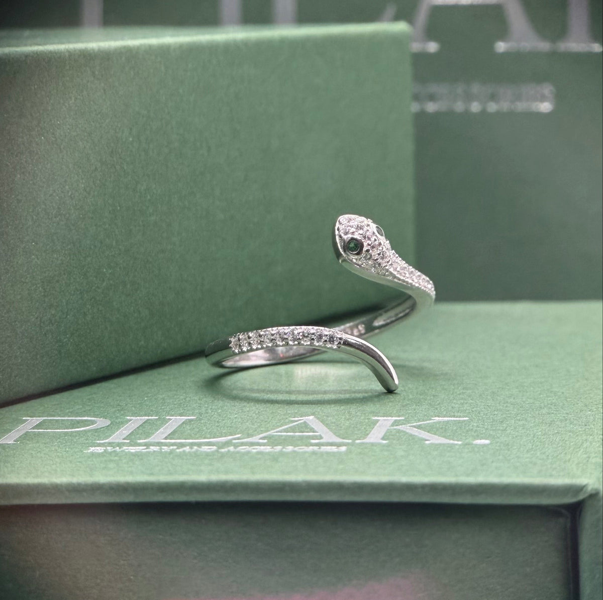 Serpentine Ring